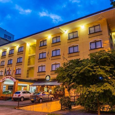 Hotel Pinares Plaza Pereira Exterior foto