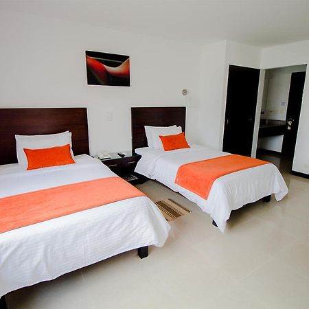Hotel Pinares Plaza Pereira Exterior foto
