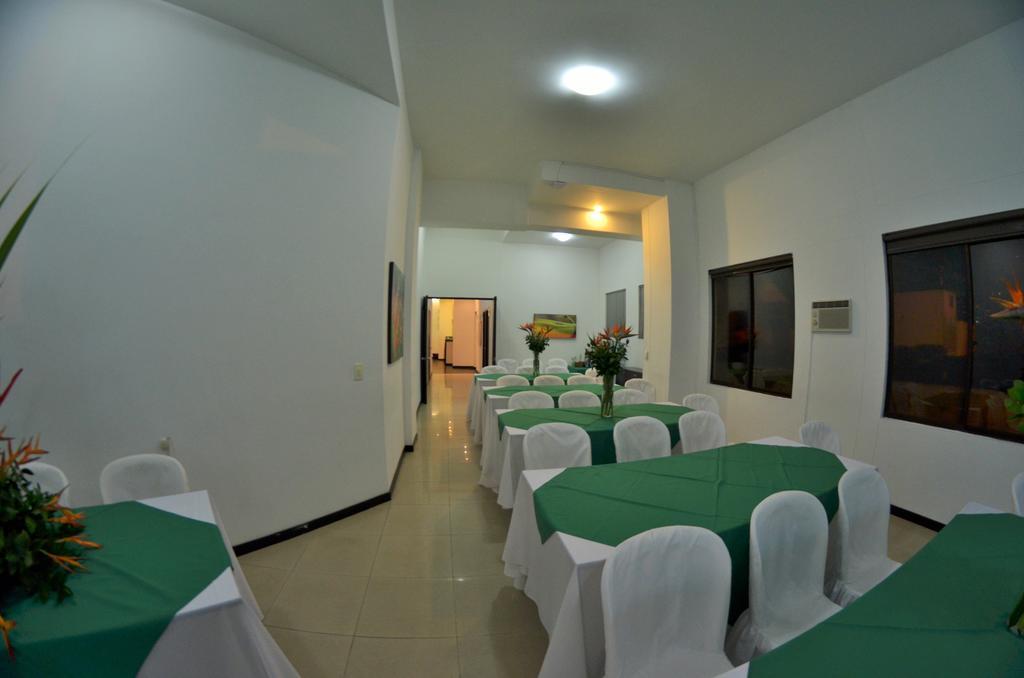 Hotel Pinares Plaza Pereira Exterior foto
