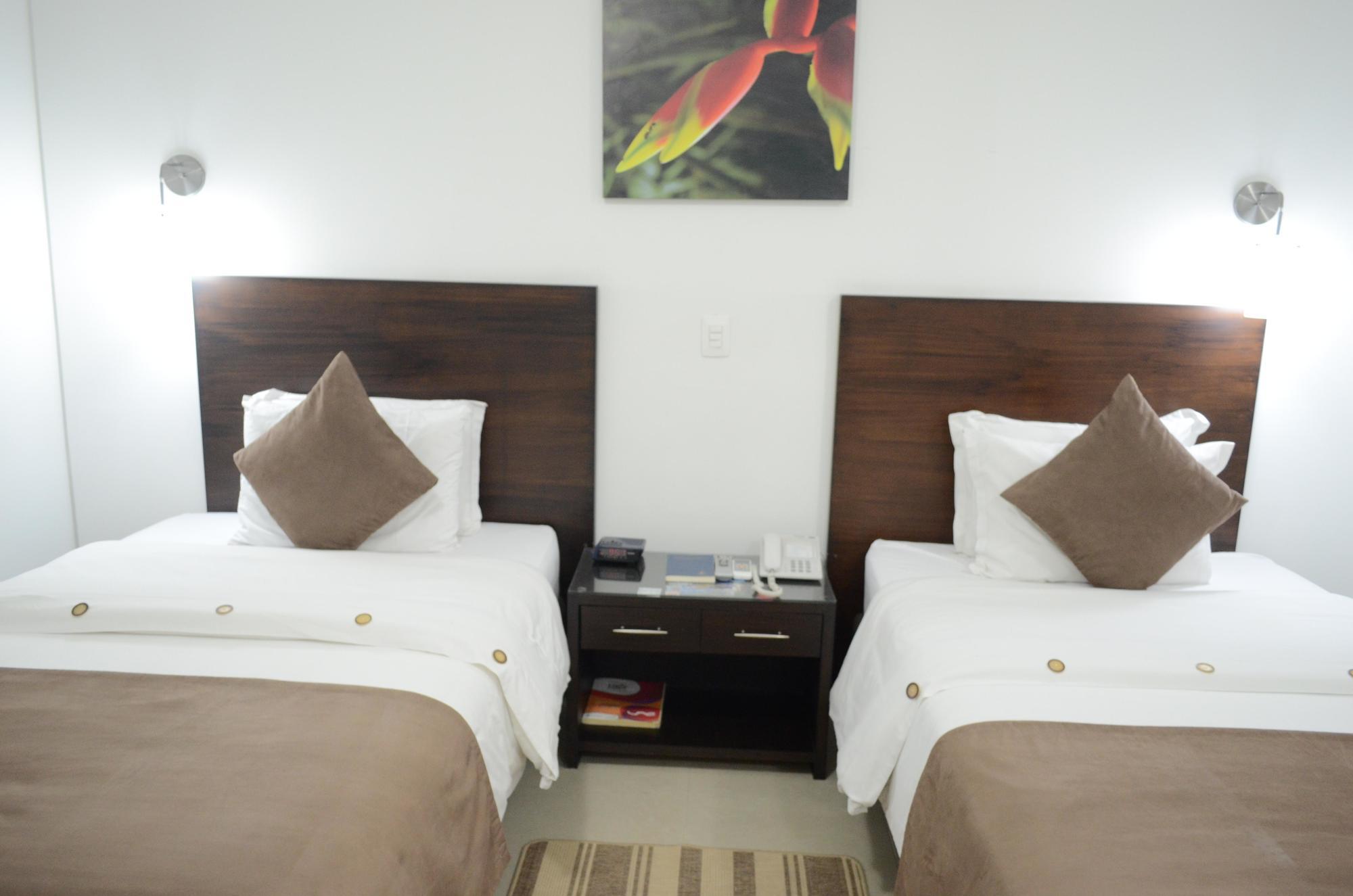 Hotel Pinares Plaza Pereira Exterior foto