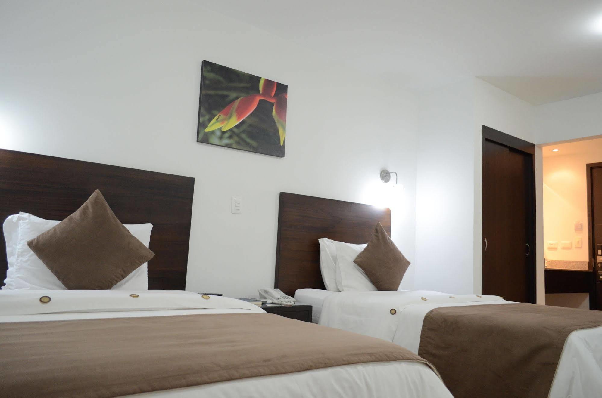 Hotel Pinares Plaza Pereira Exterior foto
